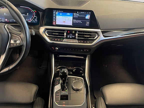BMW 330e 11 of 26