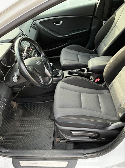 Hyundai i30 7 of 8