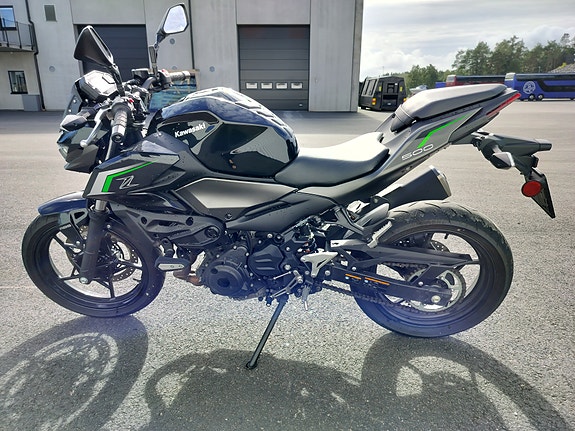 Kawasaki Z500 2 of 4