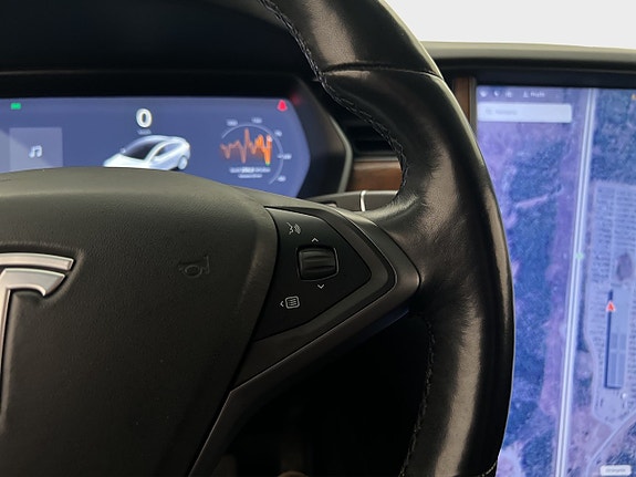 Tesla Model X 19 of 30