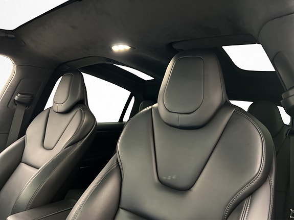 Tesla Model X 13 of 30
