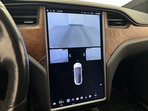 Tesla Model X 20 of 30