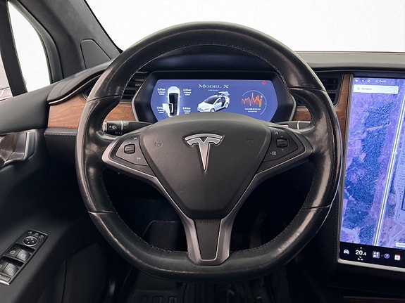 Tesla Model X 16 of 30