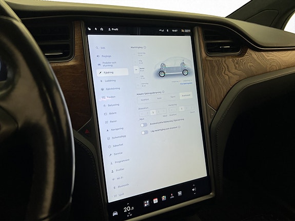 Tesla Model X 23 of 30