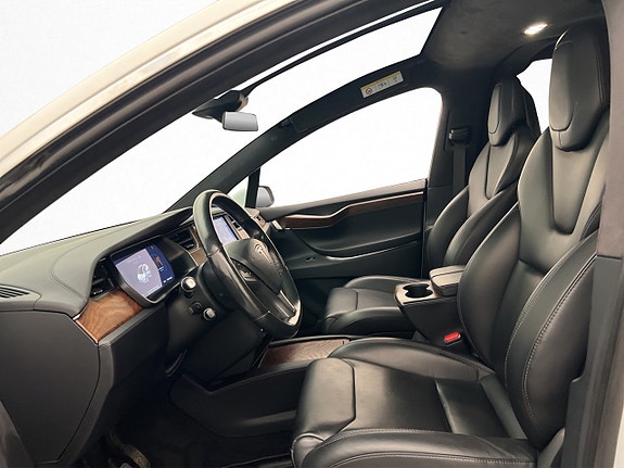 Tesla Model X 12 of 30