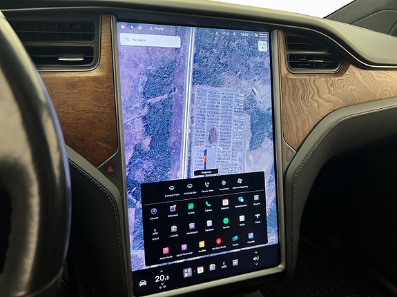 Tesla Model X 22 of 30