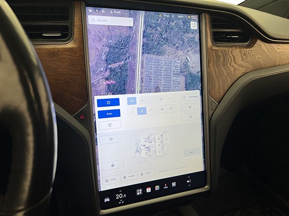 Tesla Model X 24 of 30