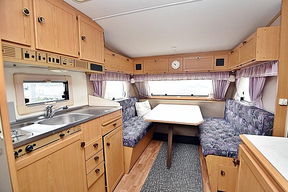 Kabe Smaragd GLE, Traditionell 16 of 21