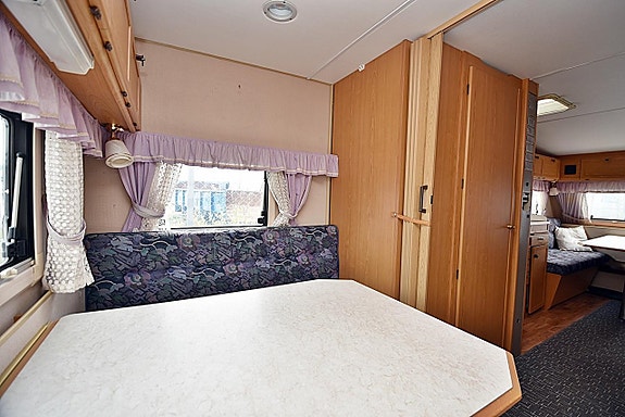 Kabe Smaragd GLE, Traditionell 14 of 21