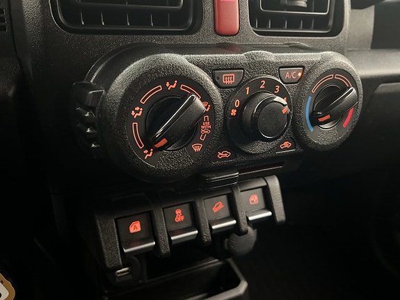 Suzuki Jimny 17 of 25