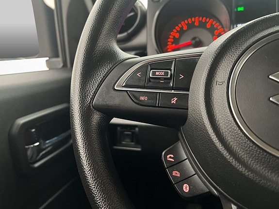Suzuki Jimny 13 of 25