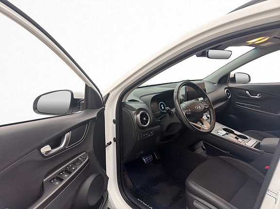 Hyundai Kona 12 of 30