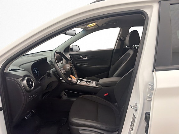 Hyundai Kona 13 of 30