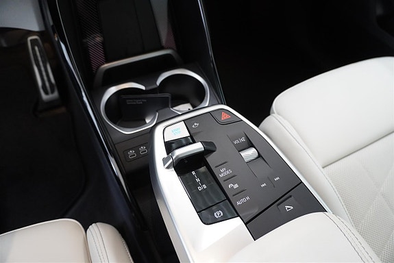 BMW iX2 8 of 14