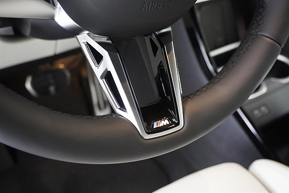 BMW iX2 12 of 14