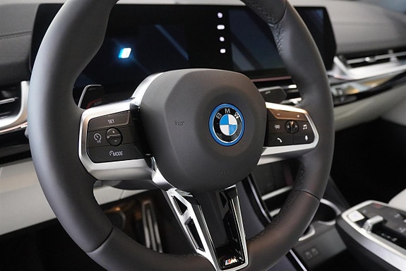 BMW iX2 7 of 14
