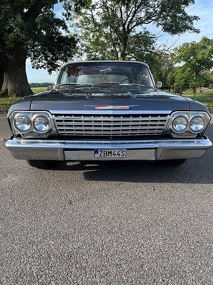 Chevrolet Impala 9 of 16