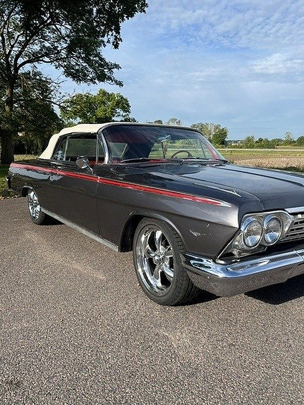 Chevrolet Impala 11 of 16