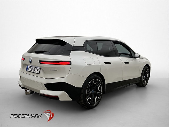 BMW iX 8 of 30