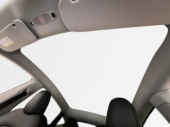 Tesla Model Y 16 of 30