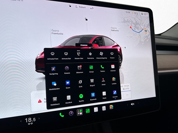 Tesla Model Y 25 of 30