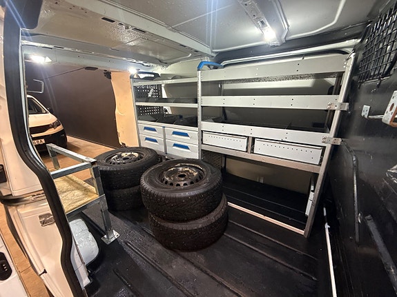 Ford Transit Custom 16 of 18