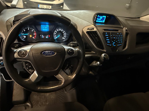 Ford Transit Custom 11 of 18