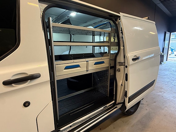 Ford Transit Custom 17 of 18