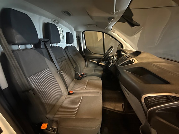 Ford Transit Custom 15 of 18