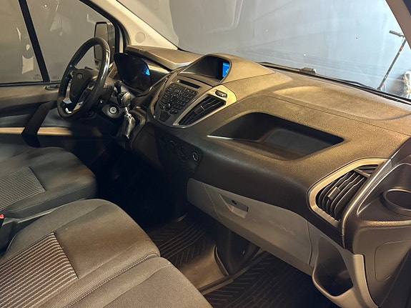 Ford Transit Custom 14 of 18
