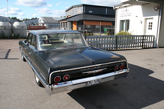 Chevrolet Biscayne 9 of 22