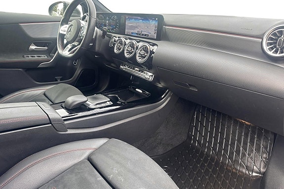 Mercedes-Benz A250 e 9 of 11