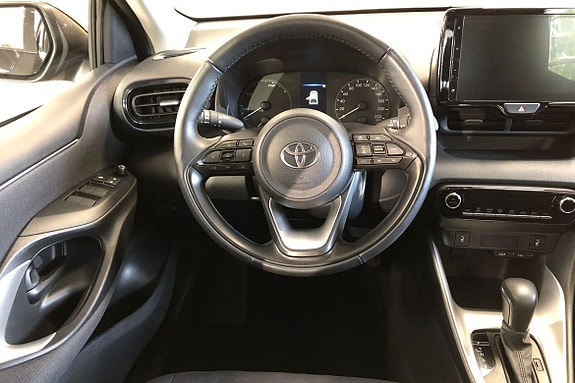 Toyota Yaris 11 of 21