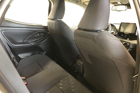 Toyota Yaris 9 of 21