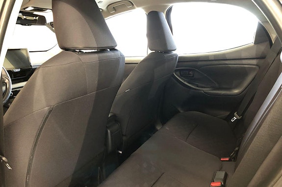 Toyota Yaris 13 of 21