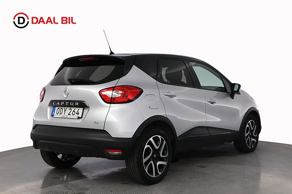 Renault Captur 6 of 23