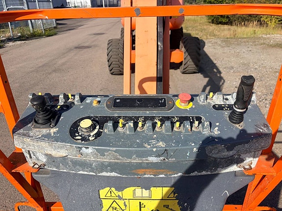 JLG 800 AJ 7 of 12