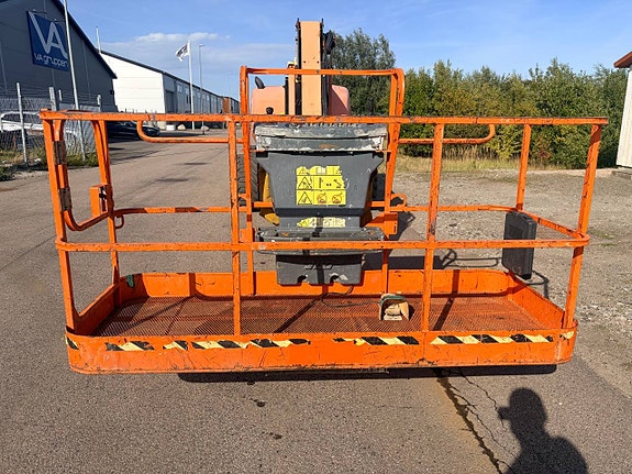 JLG 800 AJ 6 of 12
