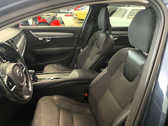Volvo V90 9 of 16