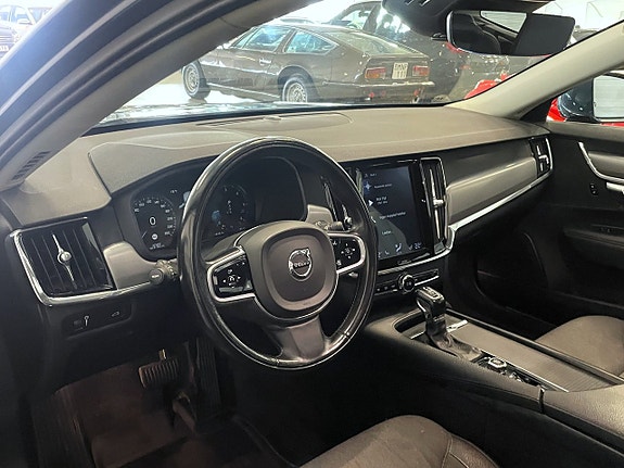 Volvo V90 8 of 16