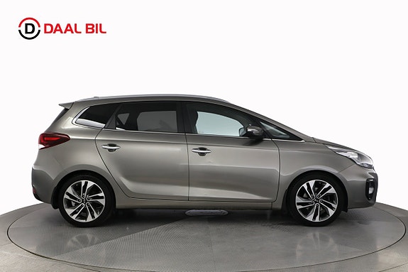 Kia Carens 5 of 28