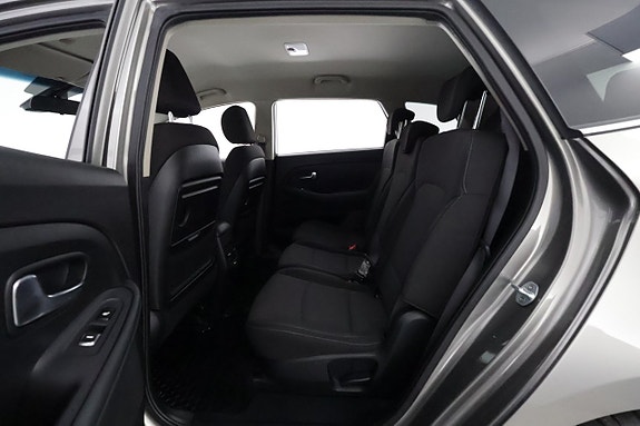 Kia Carens 12 of 28