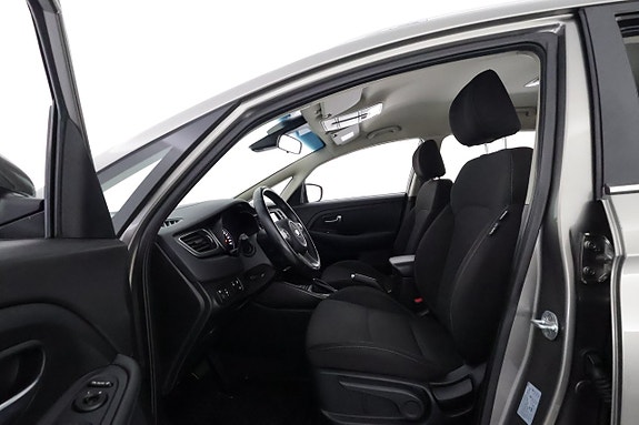 Kia Carens 10 of 28