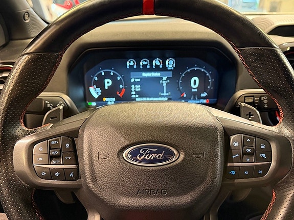Ford Ranger Raptor 12 of 30