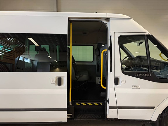 Ford Transit T370 Minibuss 2.2 TDCi RWD 5 of 11