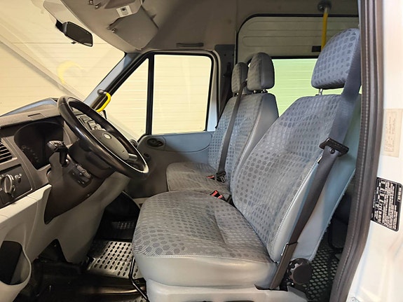 Ford Transit T370 Minibuss 2.2 TDCi RWD 8 of 11