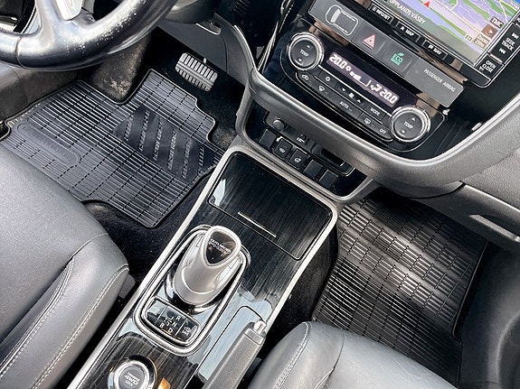 Mitsubishi Outlander 10 of 15