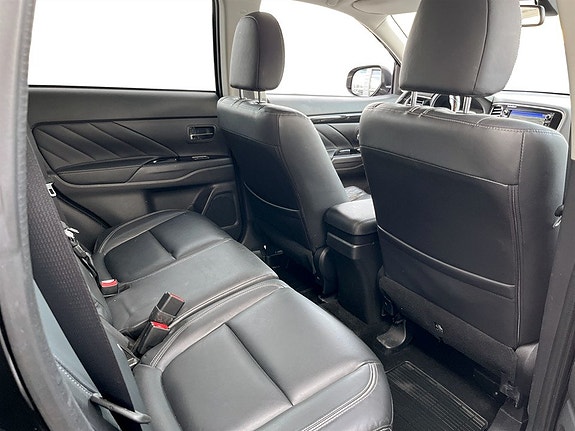 Mitsubishi Outlander 12 of 15