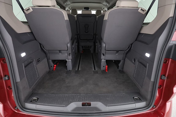 Volkswagen Multivan 18 of 30