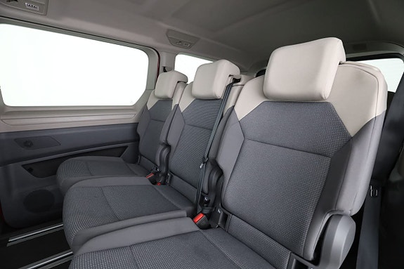 Volkswagen Multivan 15 of 30